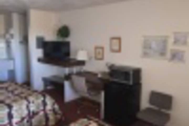 Room 40 of 408