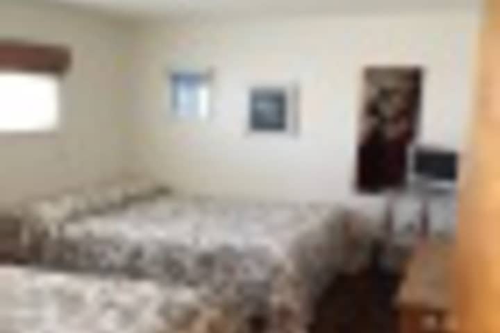 Room 195 of 408
