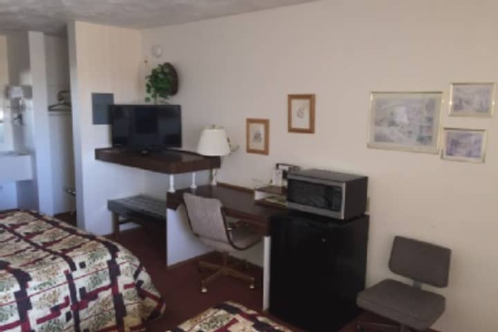Room 47 of 408