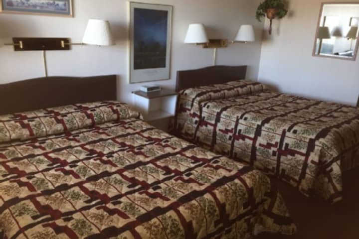 Room 60 of 408