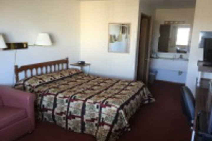 Room 318 of 408
