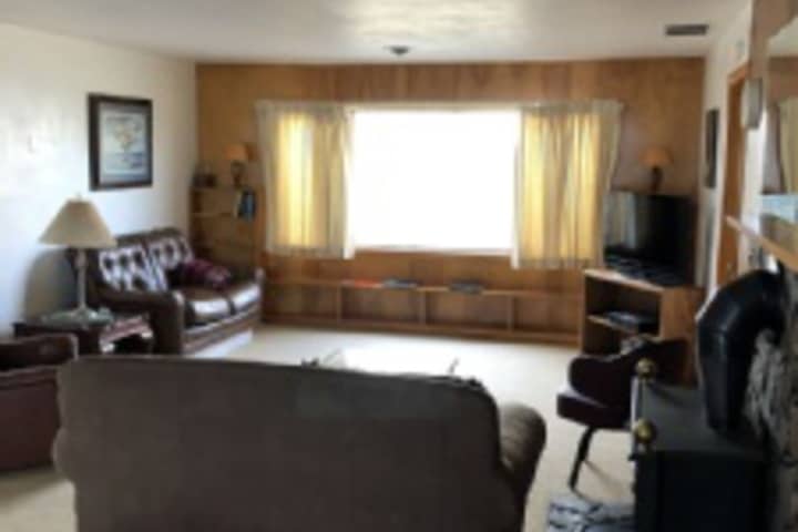 Room 176 of 408