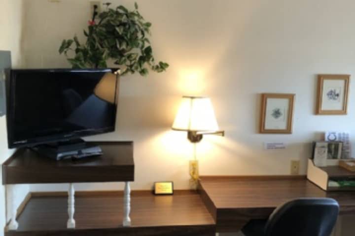 Room 384 of 408