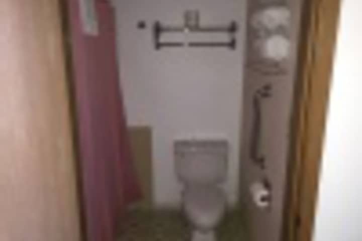 Room 100 of 408