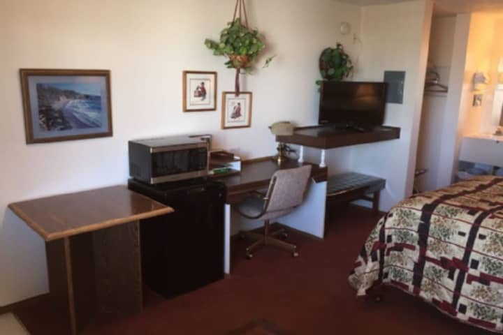 Room 360 of 408