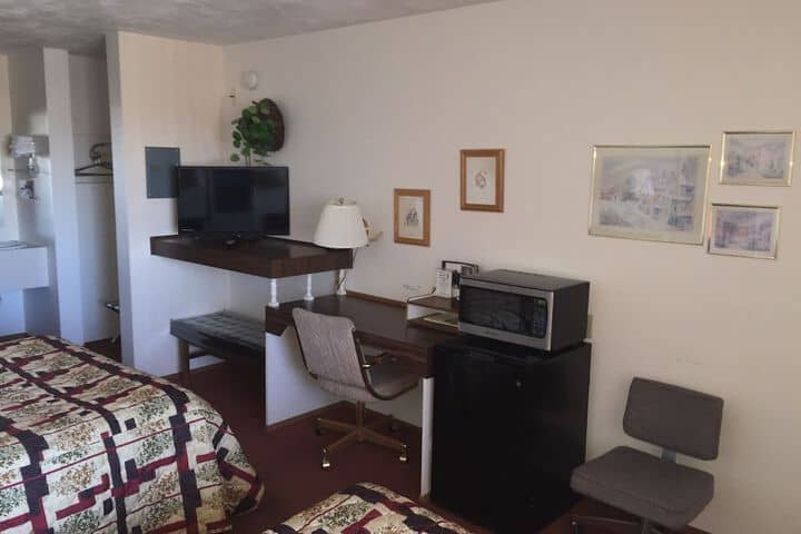 Room 38 of 408
