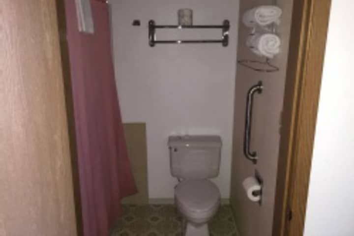 Room 103 of 408