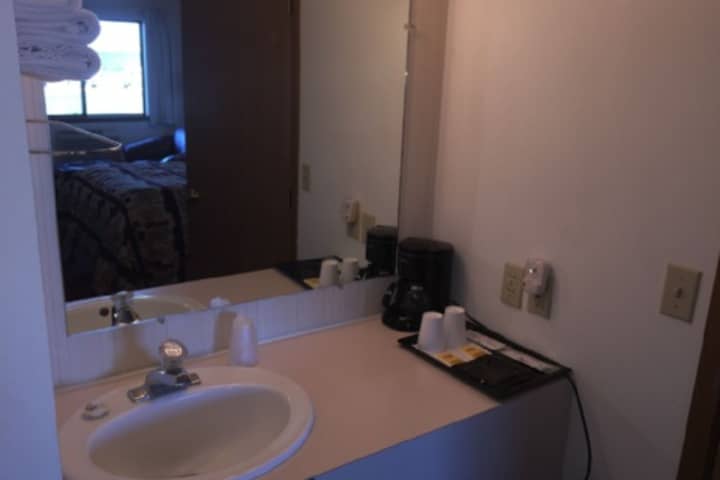 Room 407 of 408