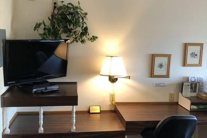 Room 374 of 408