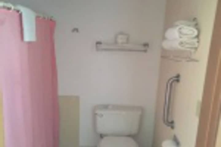 Room 313 of 408