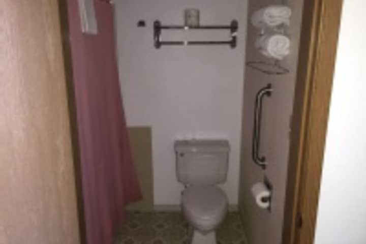 Room 102 of 408