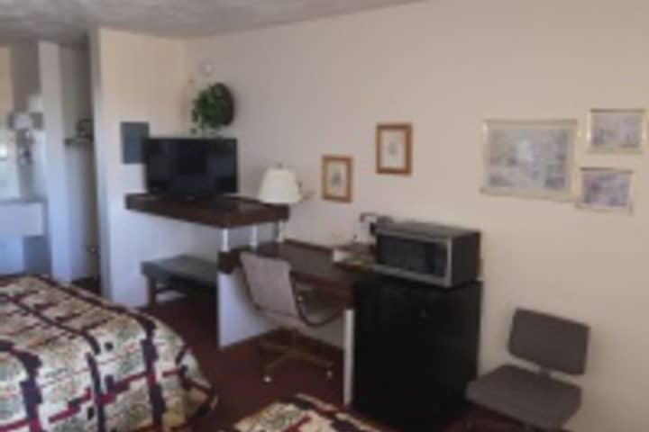 Room 42 of 408