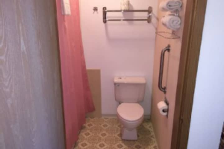 Room 392 of 408