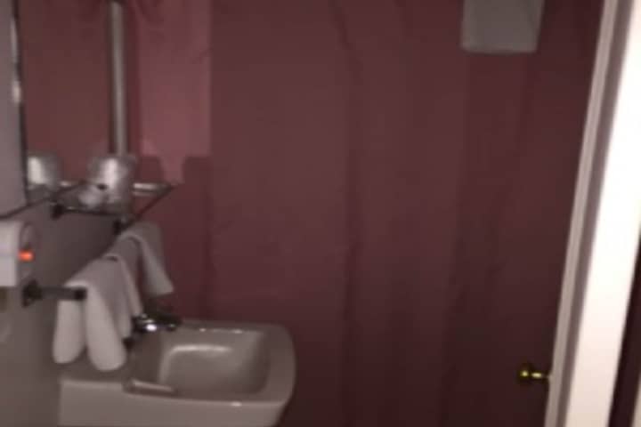 Room 165 of 408