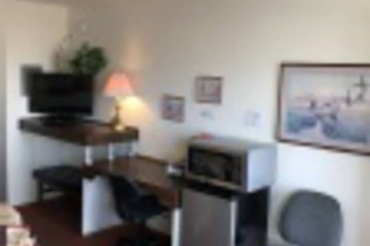 Room 77 of 408