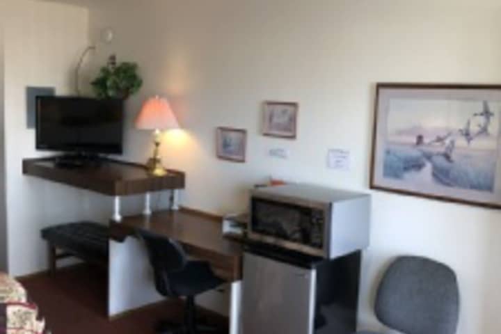 Room 80 of 408