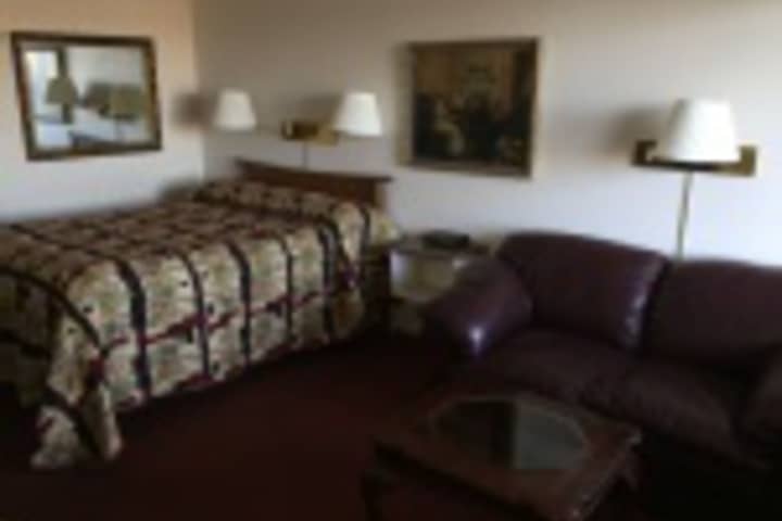 Room 341 of 408