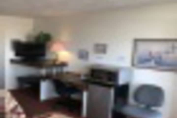 Room 75 of 408