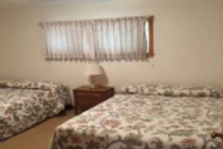 Room 193 of 408