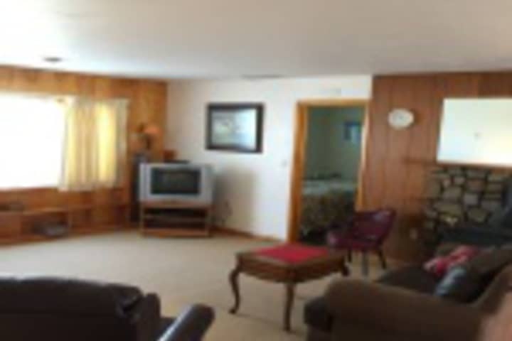 Room 301 of 408