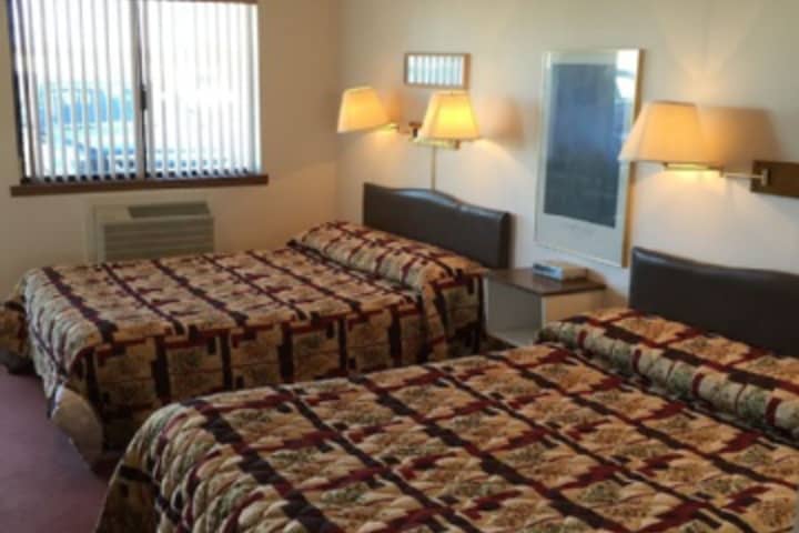 Room 72 of 408