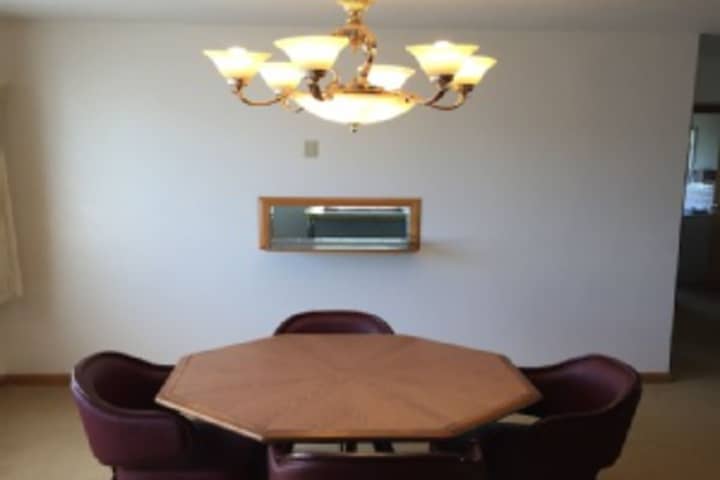Room 213 of 408