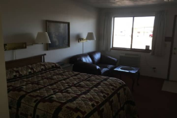 Room 335 of 408