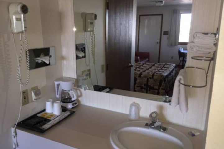 Room 120 of 408