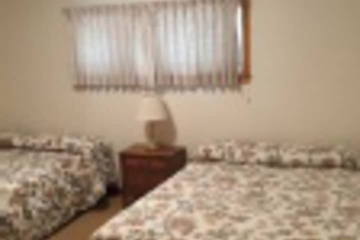 Room 185 of 408